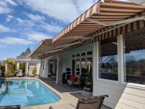 retractable awning